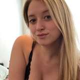 vickkkivaldesfree from onlyfans